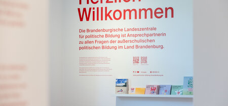 Herzlich willkommen: Die Ausstellung zur Landtagswahl in Brandenburg 2024