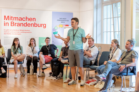 Workshop in der Ausstellung zur Landtagswahl in Brandenburg 2024